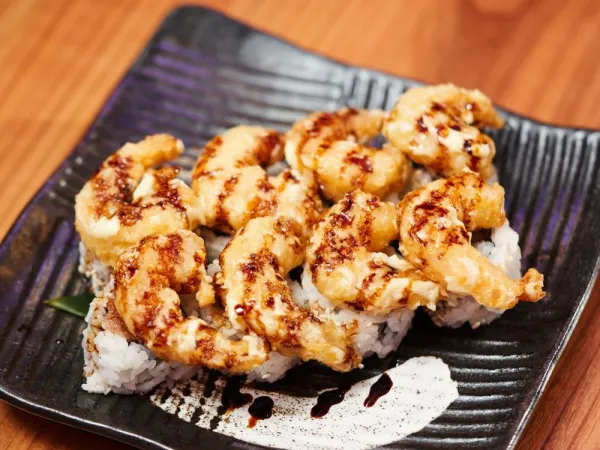 Tempura-Garnelen Sushi Roll