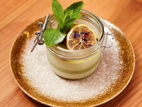 Matcha Dessert im Glas